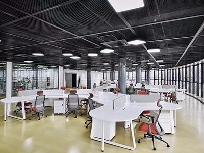 為什么定制優質辦公家具可幫助企業留住人才？